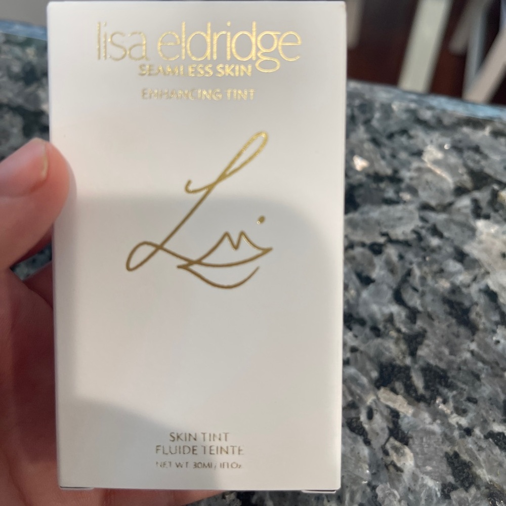 BNIB Lisa Eldridge Seamless Skin Enchancing Tint Shade 4 Brand New in Box